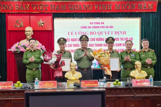 Hà Nội: Hai tướng Công an nghỉ chờ hưu