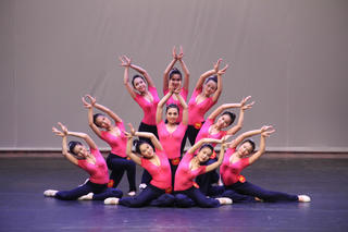 Gian nan đào tạo diễn viên múa