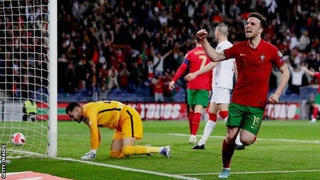 Thổ Nhĩ Kỳ ngậm ngùi chia tay giấc mơ World Cup