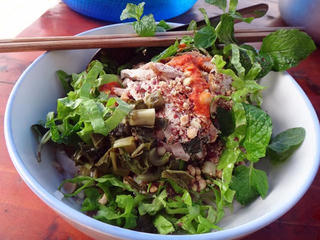 Đến Bắc Hà ăn phở chua