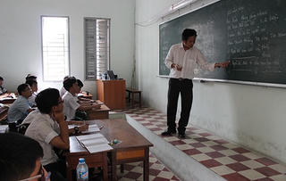 Quan tâm bồi dưỡng cán bộ quản lý giáo dục