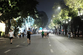 Phố đi bộ Hồ Gươm, ngày đầu mở cửa trở lại