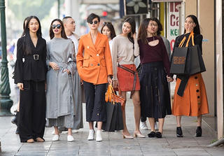 Nhìn lại  The Best Street Style: Ranh giới tuổi tác bị xóa mờ nhờ thời trang