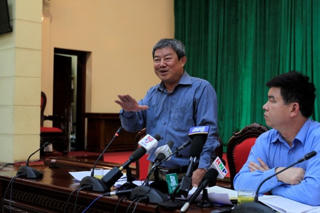 Hà Nội thừa nhận vỡ đê, yêu cầu kiểm điểm phát ngôn 'vỡ đê có kế hoạch'