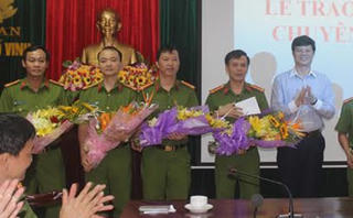 Khen thưởng ban chuyên án vụ đánh bạc cực lớn tại TP Vinh
