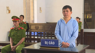Chém bạn nhậu vì mâu thuẫn, người đàn ông lãnh 12 năm tù