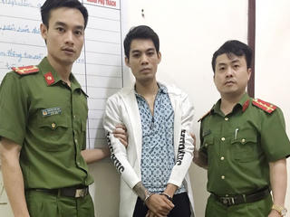 Hết tiền tiêu xài, con nghiện đi ‘chôm’ tivi 