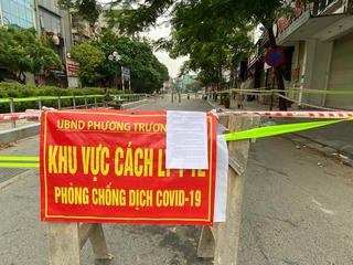 [ẢNH] Cận cảnh khu vực tạm thời cách ly y tế tại phố Trần Đại Nghĩa
