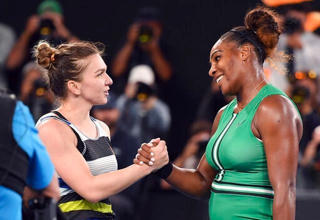 Australian Open: Djokovic, Serena Williams vào tứ kết
