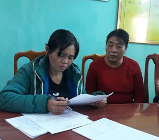 Chủ và nhân viên quán massage liên kết móc trộm tiền của khách