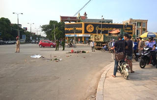 Thanh Hóa: Một phụ nữ chết thảm khi va chạm với xe tải