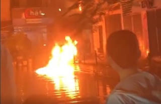 Hé lộ nguyên nhân người đàn ông ném bom xăng sang nhà hàng xóm lúc nửa đêm