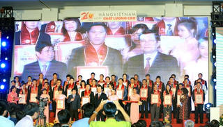 Thực phẩm Đức Việt nhận giải Hàng Việt Nam chất lượng cao 2016