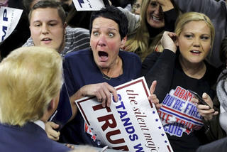 Rắc rối mu­­ôn thuở của Donald Trump