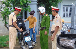 Thanh Hóa: Bắt một phụ nữ vận chuyển 2kg thuốc nổ