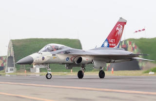 Đài Loan chi hơn 2 tỷ USD tự chế tiêm kích