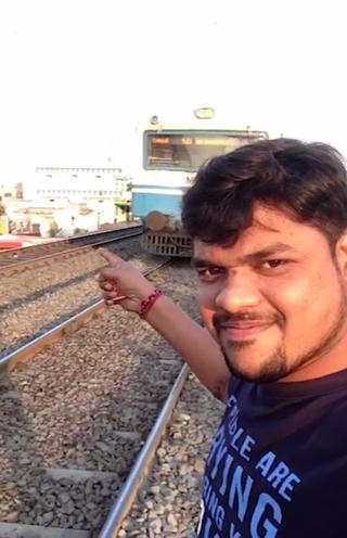 Chấn thương não vì chụp selfie với tàu đang chạy