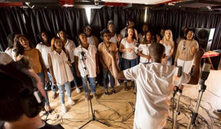 MV ủng hộ nạn nhân cháy chung cư ở Anh đứng đầu BXH tại 14 quốc gia