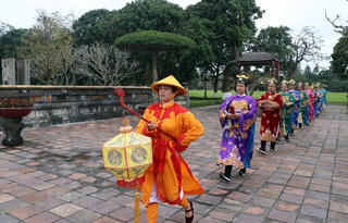 Sân khấu hóa lễ Tết Nguyên đán thời Nguyễn