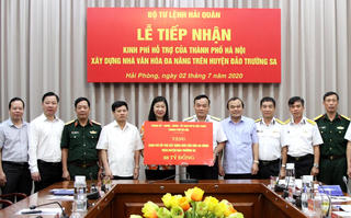 Hà Nội trao 38 tỷ đồng cho Bộ Tư lệnh Hải quân