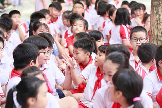 Học sinh ở 25 địa phương vẫn được đến trường