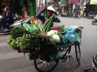 [ẢNH] Chợ trên yên xe