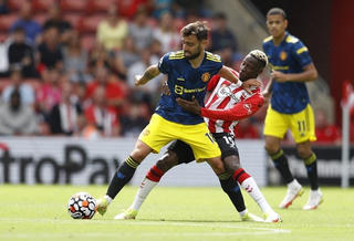 Man United san bằng kỷ lục của Arsenal trong ngày bị Southampton cầm hòa