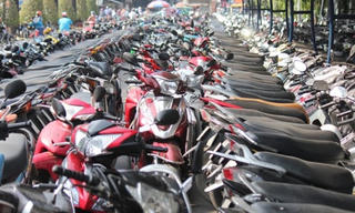 Không thu phí trông xe người dân đến làm việc