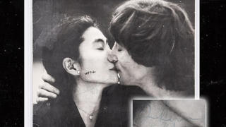 Bán đấu giá album được thủ lĩnh The Beatles ký tặng kẻ sát nhân trước khi bị giết