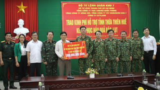 Bộ Tư lệnh Quân khu 7 hỗ trợ kinh phí giúp dân - quân khắc phục hậu quả bão, lụt