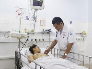 Áp dụng kỹ thuật cao cứu chữa kịp thời bé trai mắc bệnh nguy hiểm