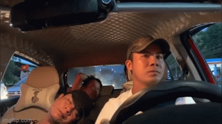 Người đàn ông say rượu, đấm tài xế taxi rồi cầm dao quỵt tiền