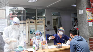 Hà Nội: Thêm 7 ca dương tính, 5 ca trong gia đình tại Tân Mai chưa rõ nguồn lây