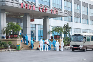 Nỗ lực điều trị các ca mắc Covid-19 nặng