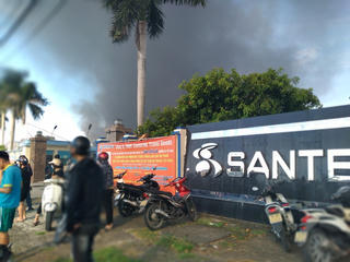 [ẢNH] Nam Định: Cháy lớn tại Công ty may trong KCN Hòa Xá