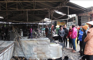 Cháy chợ tại Nghệ An, hơn 40 ki ốt bị thiêu rụi