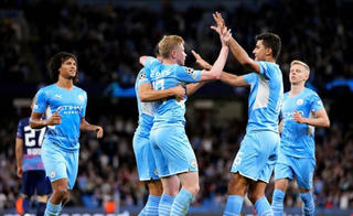 Man City ‘đánh tennis’ tại Etihad, Jack Grealish tái hiện thành tích của Rooney