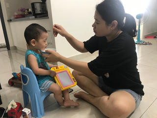 Chọn việc hay chọn chăm con?