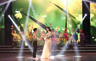 Dàn sao khuấy động thảm đỏ Lễ trao giải Cánh diều 2015