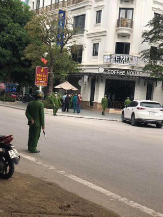 Nổ súng trong quán cà phê, một đối tượng bị bắt giữ