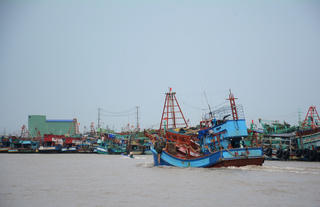 Cà Mau: Hơn 1.000 tàu cá chưa vào bờ tránh bão