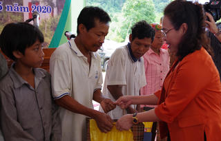 Giúp người nghèo thực tâm, thực tế