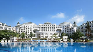 Vingroup đưa khách sạn nghỉ dưỡng cao cấp Vinpearl Hạ Long Bay Resort vào hoạt động