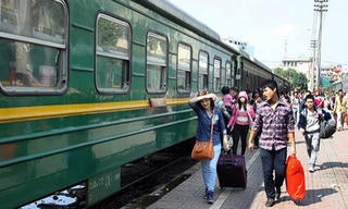 Trốn vé tàu Tết sẽ phải xuống tàu