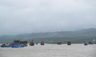 Gần 4.000 tàu thuyền đã neo đậu tại bờ tránh bão