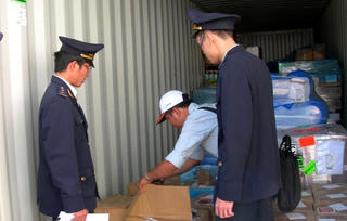 Doanh nghiệp vẫn ngán thủ tục thông quan