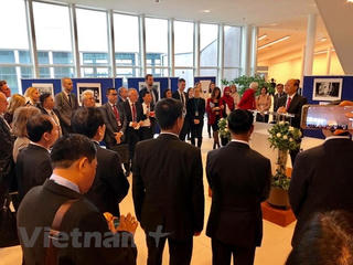 Triển lãm 'Câu chuyện về vấn đề ma túy thế giới qua hình ảnh'