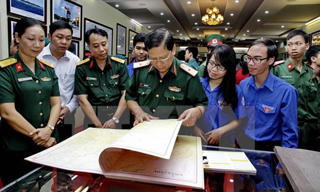 Triển lãm nhiều tư liệu quý khẳng định chủ quyền Hoàng Sa và Trường Sa