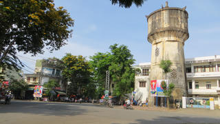 Lan man chuyện ‘xứ’