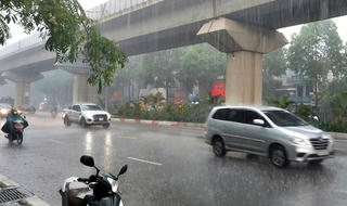 Hà Nội có mưa rào và dông, gió giật mạnh